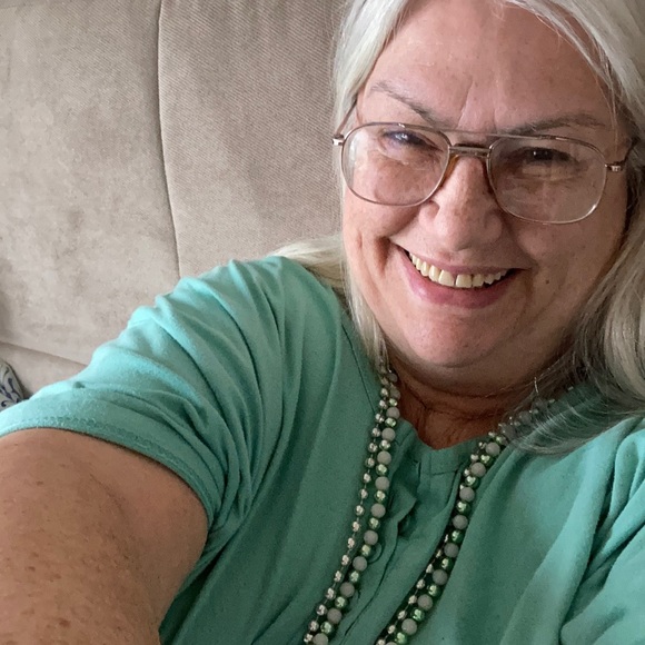 Whole bigger closet - Picture 4 of 5